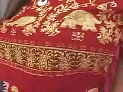 黒い売春婦は、アイドルであるクライアントに奉仕します h な 動画 女性 向け