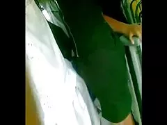 二つの美しいお父さんstrokingのバスルーム 女性 向き エロ